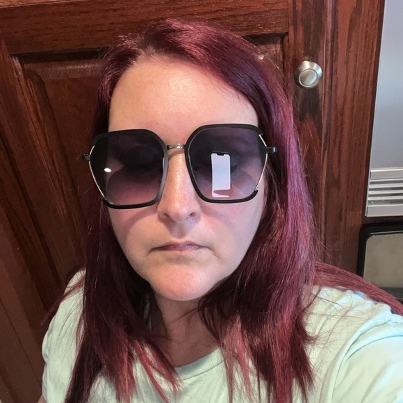 New without tags sunglasses - Picture 4 of 4